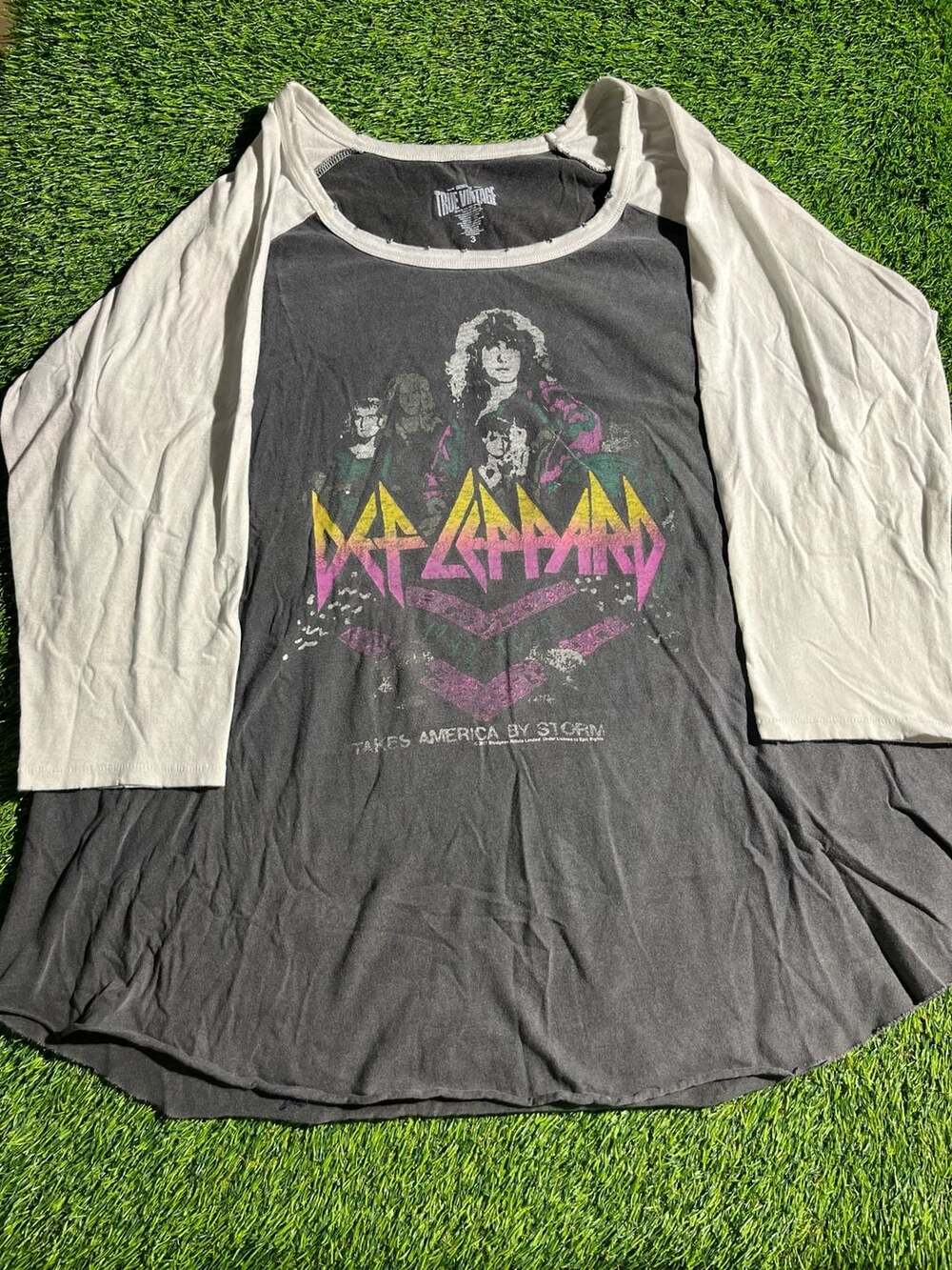 True Vintage Def Leppard 3/4 Sleeve Baseball Tee Size 3